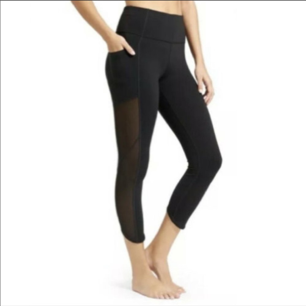 Athleta Chaturanga Mesh Side Pocket Capri Leggings